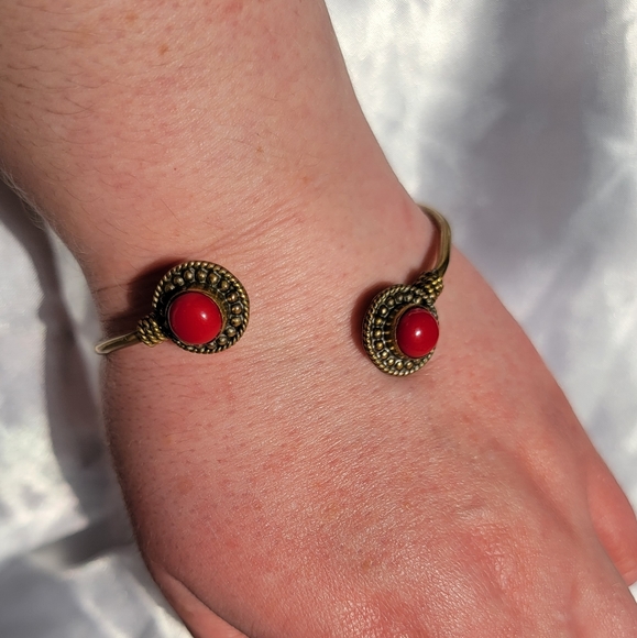 Bronze adjustable bracelet with red jasper stones women's costume jewelry - Picture 4 of 5